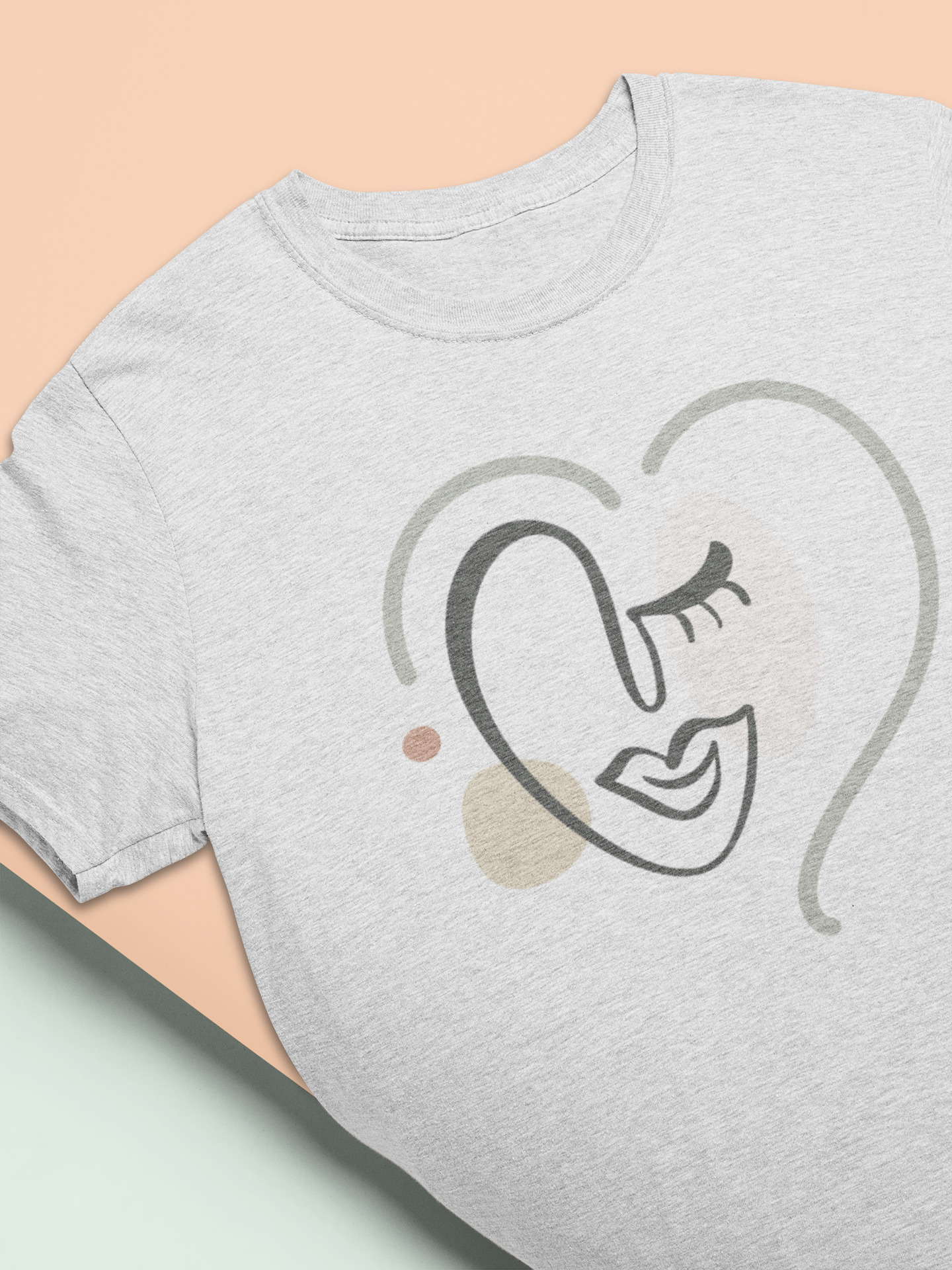 Face And Heart T-Shirt mit Lineart Motiv